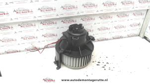 Usados Motor de ventilador de calefactor Opel Astra H (L48) 1.4 16V Twinport Precio de solicitud ofrecido por Autodemontage M.J. Rutte B.V.