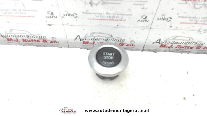 Start/stop switch from a BMW 1 serie (E87/87N) 118d 16V 2005