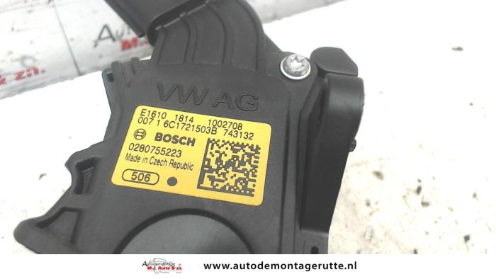 Gaspedal från en Skoda Rapid Spaceback 1.4 TDI 12V 2016