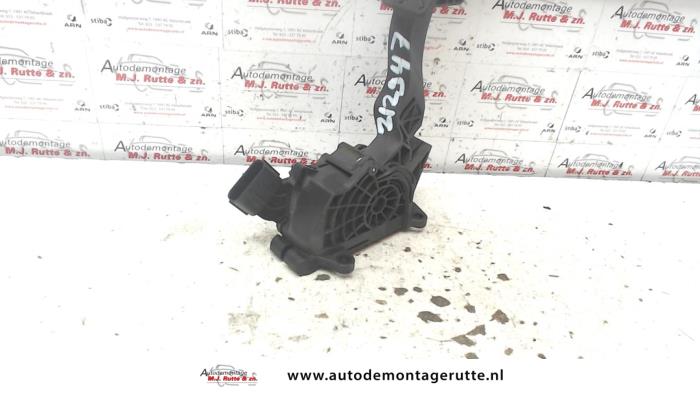 Gaspedal från en Skoda Rapid Spaceback 1.4 TDI 12V 2016