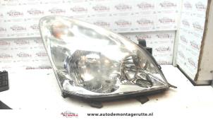 Used Headlight, right Toyota Corolla Verso (R10/11) 1.6 16V VVT-i Price on request offered by Autodemontage M.J. Rutte B.V.