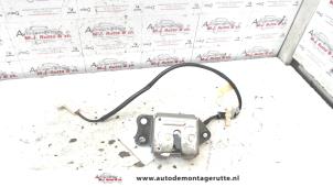 Used Tailgate lock mechanism Toyota Yaris (P1) 1.3 16V VVT-i Price on request offered by Autodemontage M.J. Rutte B.V.