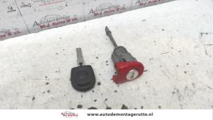 Used Door lock cylinder, left Seat Altea (5P1) 1.6 Price on request offered by Autodemontage M.J. Rutte B.V.
