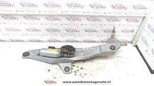 Used Rear wiper motor Volvo V70 (GW/LW/LZ) 2.4 20V 140 Price on request offered by Autodemontage M.J. Rutte B.V.