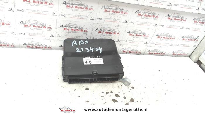 Używane Sterownik ABS Lexus IS (E2) 200 2.0 24V Cena na żądanie oferowane przez Autodemontage M.J. Rutte B.V.
