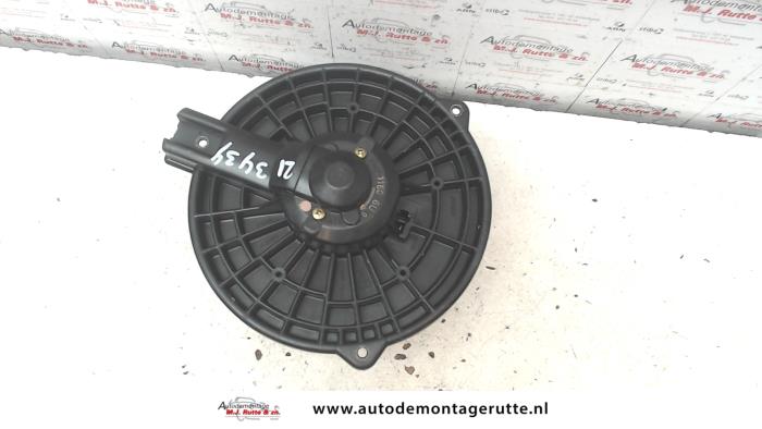 Heating and ventilation fan motor from a Lexus IS (E2) 200 2.0 24V 2001