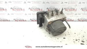 Usados Bomba ABS Toyota Aygo (B10) 1.0 12V VVT-i Precio de solicitud ofrecido por Autodemontage M.J. Rutte B.V.