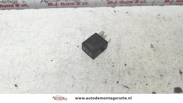 Używane Przekaznik Seat Mii 1.0 12V Cena na żądanie oferowane przez Autodemontage M.J. Rutte B.V.