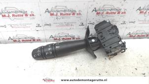 Used Indicator switch Dacia Sandero I (BS) 1.6 Price on request offered by Autodemontage M.J. Rutte B.V.