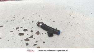 Usagé Injecteur (injection essence) Dacia Sandero I (BS) 1.6 Prix € 20,00 Règlement à la marge proposé par Autodemontage M.J. Rutte B.V.