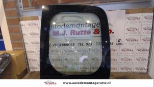 Używane Szyba prawa tylna wersja 2-drzwiowa Renault Kangoo Express (FW) 1.5 dCi 105 FAP Cena na żądanie oferowane przez Autodemontage M.J. Rutte B.V.