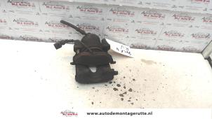 Used Front brake calliper, right Volkswagen Golf IV (1J1) 1.4 16V Price on request offered by Autodemontage M.J. Rutte B.V.