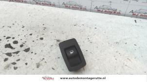 Used Electric window switch BMW 1 serie (E87/87N) 118d 16V Price on request offered by Autodemontage M.J. Rutte B.V.