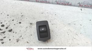 Used Electric window switch BMW 1 serie (E87/87N) 118d 16V Price on request offered by Autodemontage M.J. Rutte B.V.
