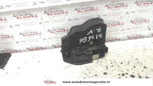 Used Front door lock mechanism 4-door, right BMW 1 serie (E87/87N) 118d 16V Price on request offered by Autodemontage M.J. Rutte B.V.