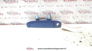 Used Door handle 2-door, left Kia Picanto (BA) 1.1 12V Price on request offered by Autodemontage M.J. Rutte B.V.