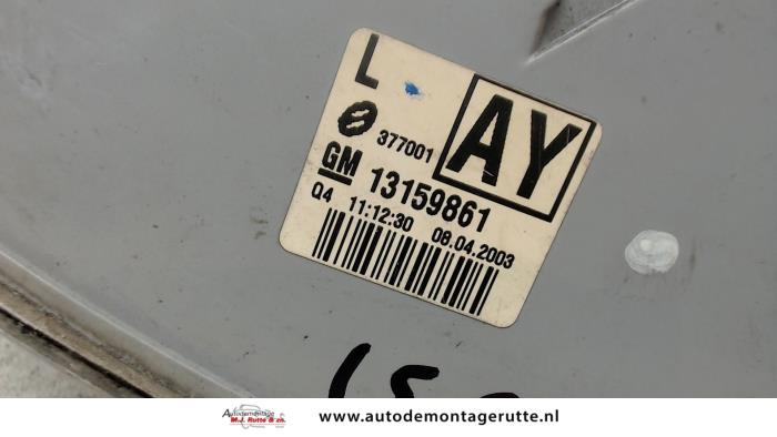 Rücklicht links van een Opel Signum (F48) 2.2 DGI 16V 2003