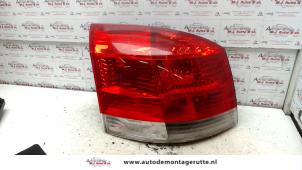 Used Taillight, left Opel Signum (F48) 2.2 DGI 16V Price on request offered by Autodemontage M.J. Rutte B.V.