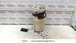 Usados Bomba eléctrica de combustible Volkswagen Golf IV (1J1) 1.4 16V Precio € 50,00 Norma de margen ofrecido por Autodemontage M.J. Rutte B.V.