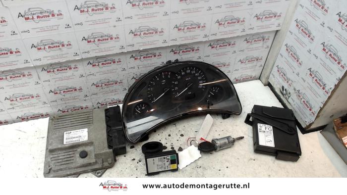 Used Ignition lock + computer Opel Combo (Corsa C) 1.3 CDTI 16V Price on request offered by Autodemontage M.J. Rutte B.V.