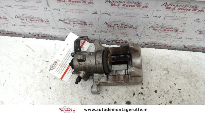 Gebrauchte Bremszange rechts hinten Volkswagen Golf III Cabrio (1E) 1.8 Preis auf Anfrage angeboten von Autodemontage M.J. Rutte B.V.