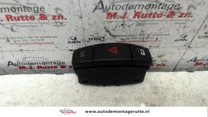 Used Panic lighting switch BMW 1 serie (E87/87N) 118d 16V Price on request offered by Autodemontage M.J. Rutte B.V.