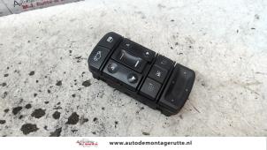Used Multi-functional window switch Opel Signum (F48) 2.2 DGI 16V Price € 30,00 Margin scheme offered by Autodemontage M.J. Rutte B.V.