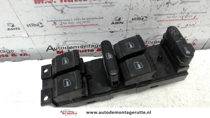 Używane Przelacznik combi okienny Volkswagen Touareg (7LA/7L6) 5.0 TDI V10 Cena na żądanie oferowane przez Autodemontage M.J. Rutte B.V.