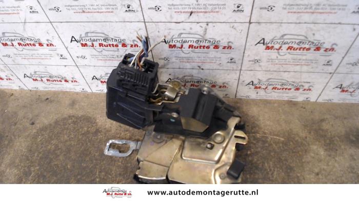 Door lock mechanism 2-door, left BMW 3 serie Compact 316i - 606141306