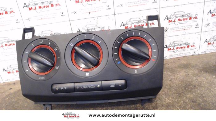 Panel de control de calefacción de un Mazda 3 Sport (BK14) 1.6i 16V 2005