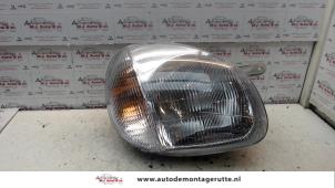 Used Headlight, right Hyundai Atos 1.0 12V Price on request offered by Autodemontage M.J. Rutte B.V.