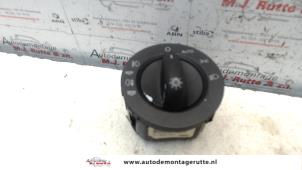 Used Light switch Audi A6 Avant Quattro (C6) 3.0 TDI V6 24V Price on request offered by Autodemontage M.J. Rutte B.V.
