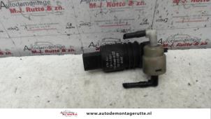 Used Windscreen washer pump Volkswagen Touareg (7LA/7L6) 5.0 TDI V10 Price on request offered by Autodemontage M.J. Rutte B.V.