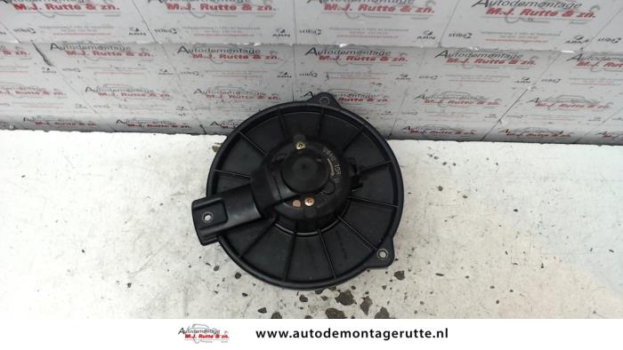 Heating and ventilation fan motor from a Toyota Land Cruiser 90 (J9) 3.0 TD Challenger 1997