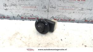 Used Mirror switch Renault Grand Scénic II (JM) 1.9 dCi 130 Price on request offered by Autodemontage M.J. Rutte B.V.