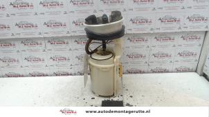 Usados Bomba eléctrica de combustible Volkswagen Lupo (6X1) 1.4 60 Precio de solicitud ofrecido por Autodemontage M.J. Rutte B.V.
