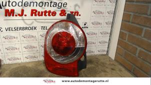 Usados Luz trasera izquierda Renault Modus/Grand Modus (JP) 1.6 16V Precio de solicitud ofrecido por Autodemontage M.J. Rutte B.V.