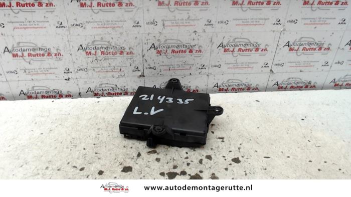 Używane Modul Comfort Mercedes A (W169) 1.5 A-150 5-Drs. Cena na żądanie oferowane przez Autodemontage M.J. Rutte B.V.