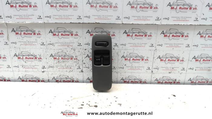 Usados Interruptor combinado de ventanillas Suzuki Wagon-R+ (SR) 1.2 16V Precio de solicitud ofrecido por Autodemontage M.J. Rutte B.V.