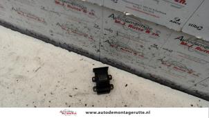 Używane Przelacznik elektrycznej szyby Honda Civic (EP/EU) 1.4 16V Cena na żądanie oferowane przez Autodemontage M.J. Rutte B.V.