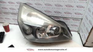 Used Headlight, right Renault Espace (JK) 2.0 Turbo 16V Grand Espace Price on request offered by Autodemontage M.J. Rutte B.V.