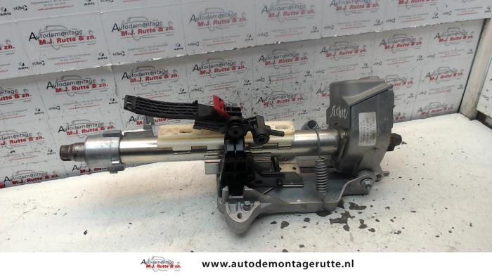 Electric power steering unit from a Mercedes-Benz A (W169) 1.5 A-150 5-Drs. 2004