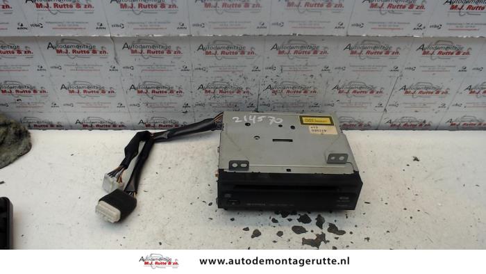 Używane Odtwarzacz CD Toyota Prius (NHW11L) 1.5 16V Cena na żądanie oferowane przez Autodemontage M.J. Rutte B.V.