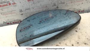 Used Mirror glass, right Citroen C4 Berline (LC) 1.6 HDi 16V 110 Price on request offered by Autodemontage M.J. Rutte B.V.