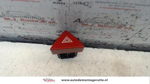 Gebrauchte Panikbeleuchtung Schalter Kia Picanto (BA) 1.0 12V Preis auf Anfrage angeboten von Autodemontage M.J. Rutte B.V.