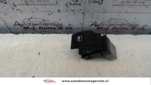 Używane Przelacznik elektrycznej szyby Seat Ibiza IV (6J5) 1.6 16V Cena na żądanie oferowane przez Autodemontage M.J. Rutte B.V.