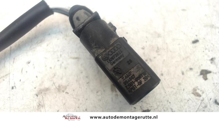 Lambda probe from a Volkswagen New Beetle (9C1/9G1) 2.0 2001