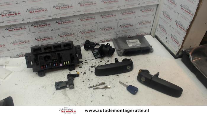 Used Ignition lock + computer Fiat Panda (169) 1.1 Fire Price on request offered by Autodemontage M.J. Rutte B.V.