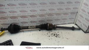 Used Front drive shaft, right Peugeot 206 SW (2E/K) 1.6 16V Price on request offered by Autodemontage M.J. Rutte B.V.