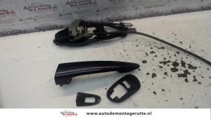 Used Door handle 2-door, left BMW 3 serie (E46/2) 320 Ci 24V Price on request offered by Autodemontage M.J. Rutte B.V.